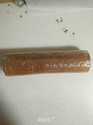 巧克力脆皮蛋糕卷的做法步骤：18