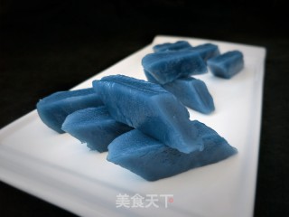 “酸甜美食”蓝水晶凉糕的做法步骤：1