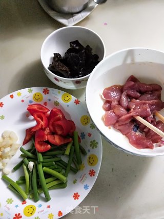 山西过油肉的做法步骤：1