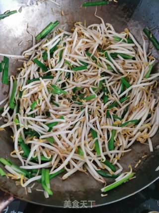 炒三丝（韭菜豆芽豆皮）的做法步骤：7