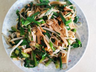 炒三丝（韭菜豆芽豆皮）的做法步骤：14