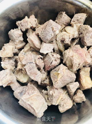 咖喱牛肉饭的做法步骤：1