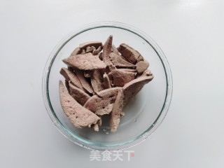 爆炒猪肝的做法步骤：4