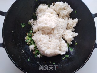 青菜咸肉炒饭的做法步骤：7