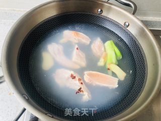 追逐记忆中的那份鸡丝凉面的做法步骤：2