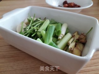 万能调料油的做法步骤：2