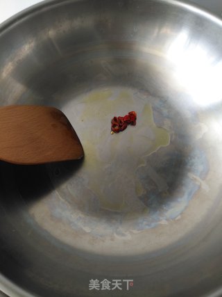 萝卜干炒毛豆的做法步骤：3
