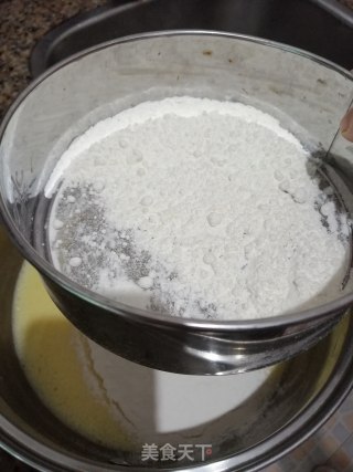 十寸戚风蛋糕的做法步骤：6