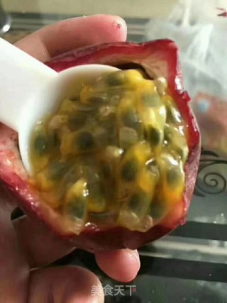 百香果柠檬蜂蜜茶的做法步骤：2