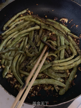 干煸豆角的做法步骤：4