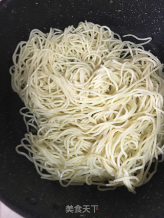青菜鸡蛋炒面的做法步骤：9