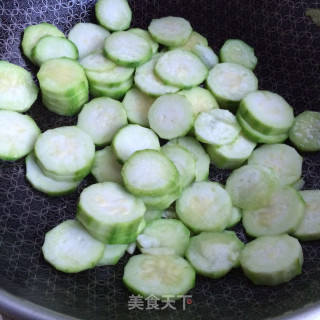 番茄丝瓜的做法步骤：4