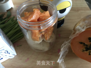 木瓜香蕉奶昔的做法步骤：2