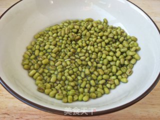 小米绿豆粥的做法步骤：2