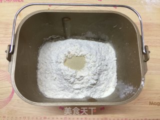 椰蓉麻花辫面包的做法步骤：1