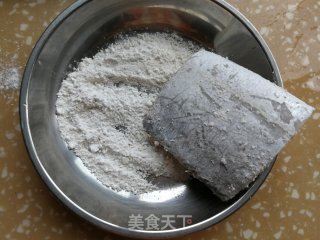 糖醋带鱼的做法步骤：3
