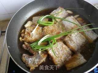 糖醋带鱼的做法步骤：7