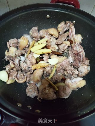 酸梅鸭的做法步骤：4