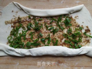 葱花油酥饼的做法步骤：5