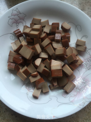 凉拌鸡蛋干的做法步骤：2