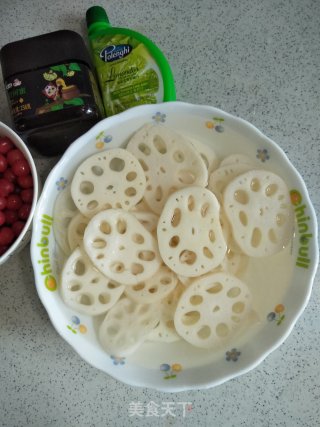 酸甜藕片的做法步骤：2