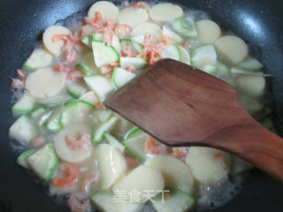 开洋西葫芦煮樱玉豆腐的做法步骤：5