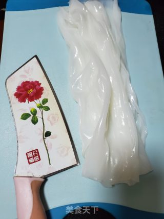 拌凉皮的做法步骤：1