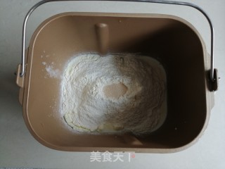 蓝莓酥粒面包的做法步骤：1