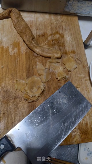 虾米炒客家才甫(咸萝卜干)的做法步骤：1