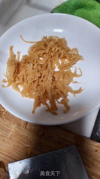 虾米炒客家才甫(咸萝卜干)的做法步骤：2