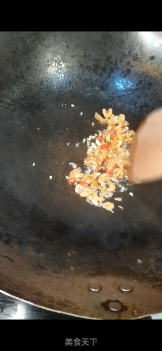 虾米炒客家才甫(咸萝卜干)的做法步骤：4