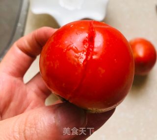 糖汁西红柿的做法步骤：4