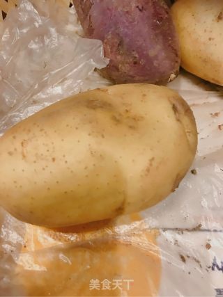 土豆焖四季豆的做法步骤：1