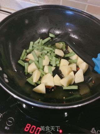 土豆焖四季豆的做法步骤：6