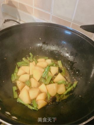 土豆焖四季豆的做法步骤：12