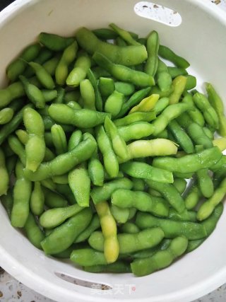 五香毛豆的做法步骤：4