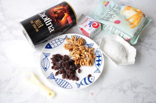 可可焦糖核桃软欧的做法步骤：1