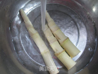 梅豆拌鞭笋的做法步骤：2