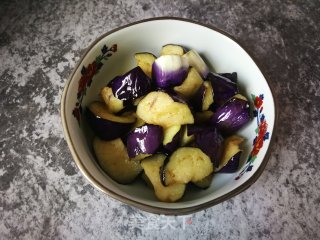 青椒烧茄子的做法步骤：6