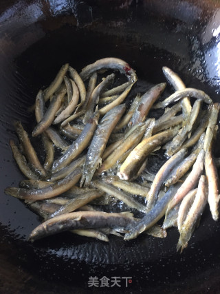 干煸泥鳅的做法步骤：1
