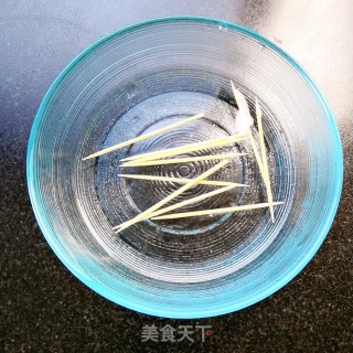 金针菇豆腐卷的做法步骤：3