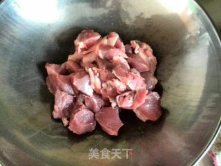 酥软红烧肉的做法步骤：2
