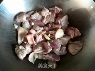 酥软红烧肉的做法步骤：3