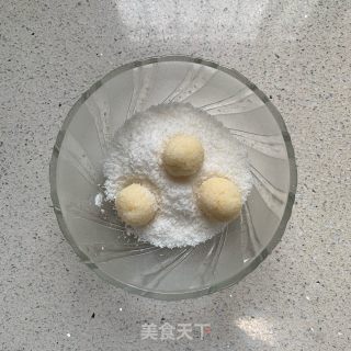 蛋白椰丝球的做法步骤：4
