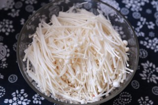软炸金针菇的做法步骤：1