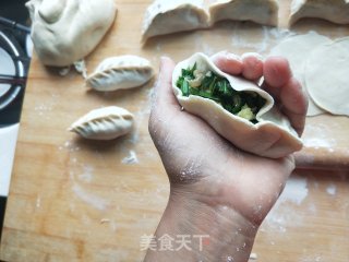 韭菜鸡蛋煎饺的做法步骤：17