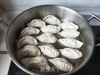韭菜鸡蛋煎饺的做法步骤：23