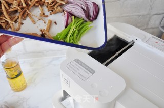 干锅茶树菇的做法步骤：7