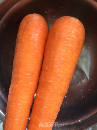 胡萝卜焖肉的做法步骤：1