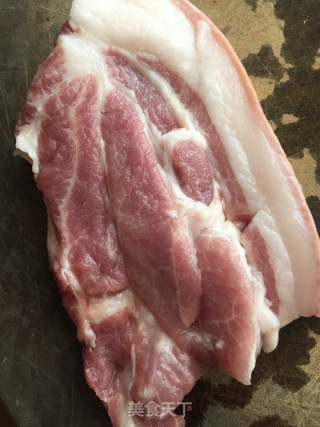 胡萝卜焖肉的做法步骤：2